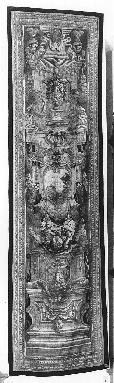 Arazzo a candelabra - Soprintendenza Archeologia, belle arti e paesaggio per la citta' metropolitana di Firenze e le province di Pistoia e Prato